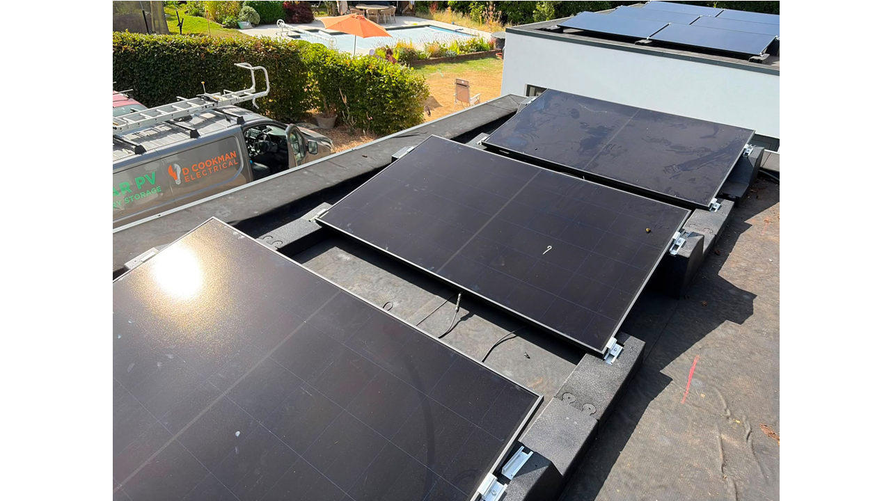 5.76kW Longi Solar | Sunsynk 10kW Hybrid | Fogstar Modular 48.3kWh | Holmwood