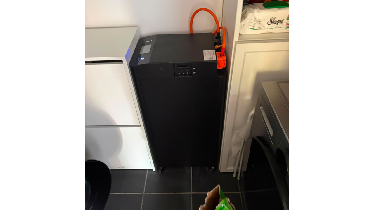 4.32kWh AIKO Solar | Solis 5kW Hybrid | Fogstar ECO 16.1kWh | Hornchurch