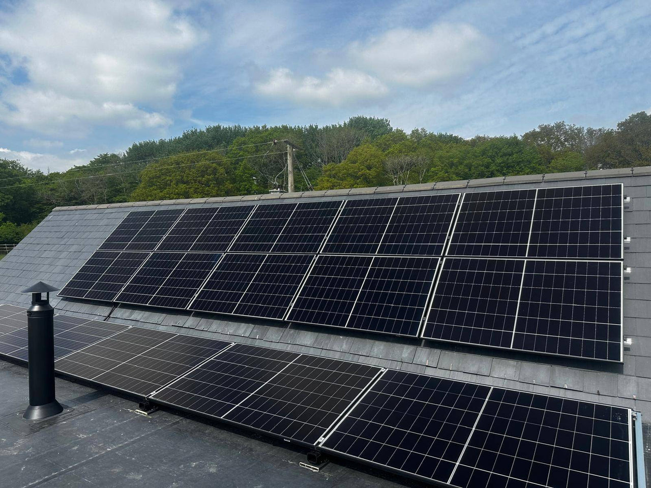 9.3kW 465W AIKO Solar Panels | Fox 8kW Hybrid | 2 X EP11 10.36kWh batteries | RH12 4PZ