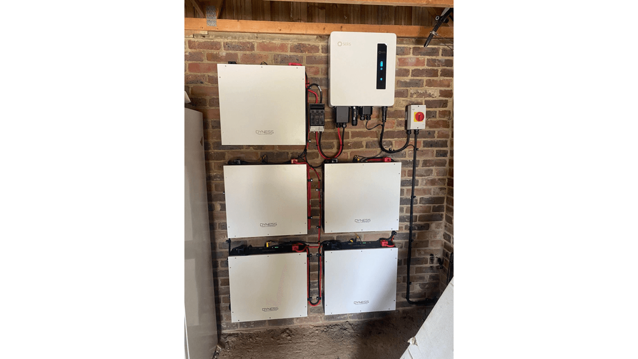 Installation by ITS Technologies Dyness DL5.0C 5.12kWh