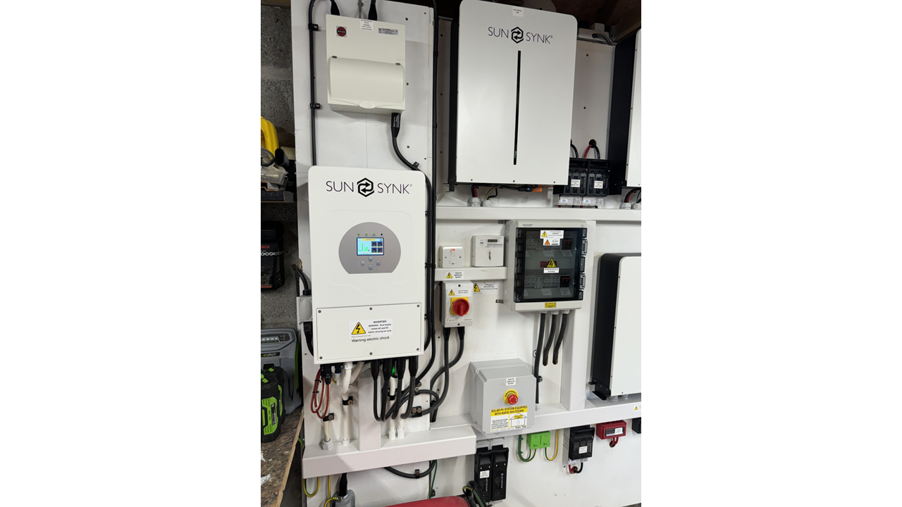  Sunsynk 8kw hybrid with 5 x Sunsynk 5.32kWh batteries sutherland installation