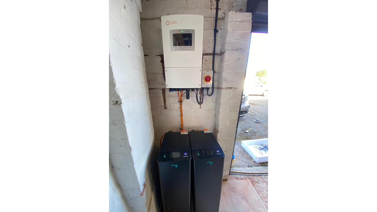 Solis 10kW S6 | 2 x Fogstar 16.1kWh ECO batteries | Coventry