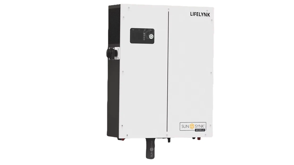 Sunsynk Lifelynk XL 5.2kWh LiFePO4 battery with 5.5kW All In One Hybrid Inverter