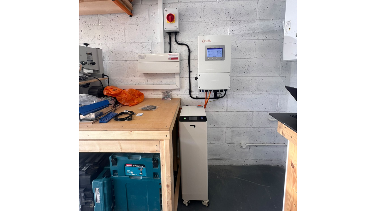 Solis 6kW S6 |  Fogstar ECO 16.1kWh battery | Stonehouse