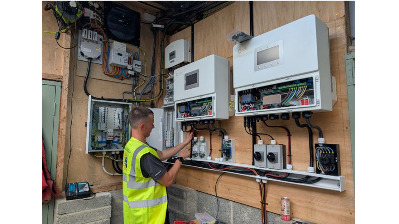 17kW Solar | 645W AIKO Solar Panels | 2 X Solis 15Kw Hybrids | 2 X Pylon H-Force 20kWh stacks | Swansea
