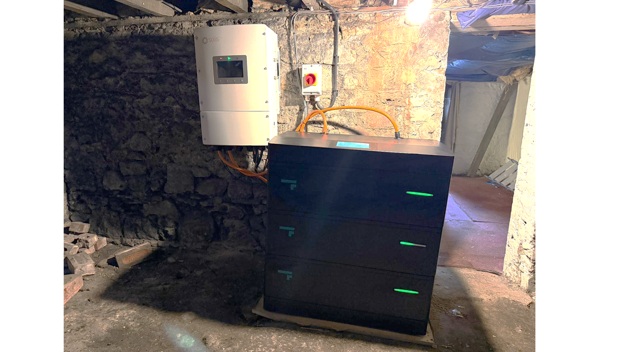 Solis 10kW S6 | Fogstar Modular IP65 48.3kWh battery | Beith