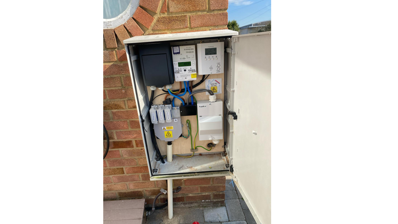 LIBBI 5kw Hybrid | 15kWh batteries | CM3 4QJ
